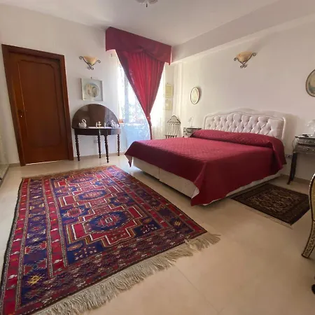 Larazzo Lecce
