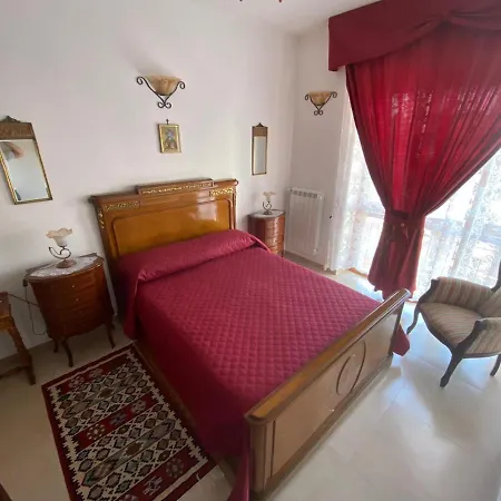 فندق مبيت وإفطار Larazzo 3*