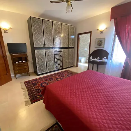 Larazzo Bed & Breakfast 3*