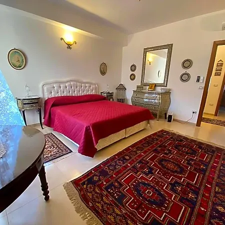 فندق مبيت وإفطار Larazzo ليتشي