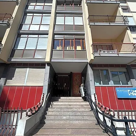 Larazzo فندق مبيت وإفطار