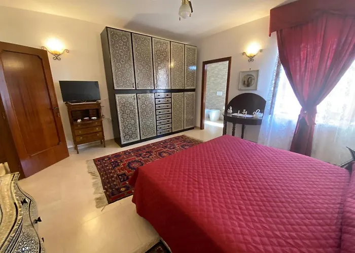 Larazzo Bed & Breakfast 3*